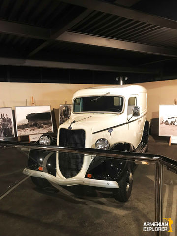 emirates national auto museum, emirates national auto museum photos, car museum abu dhabi, classic car museum abu dhabi