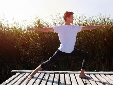 メンズヨガを楽しもう!ヨガで得られる効果と注意点