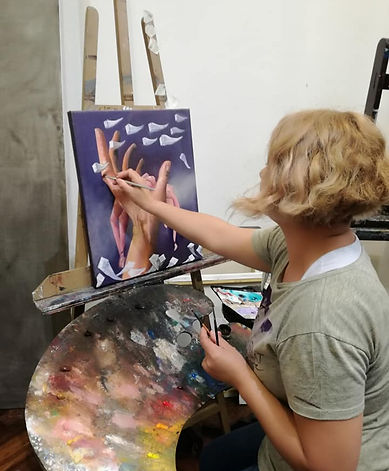 45214713_1950340385052770_13124001300029