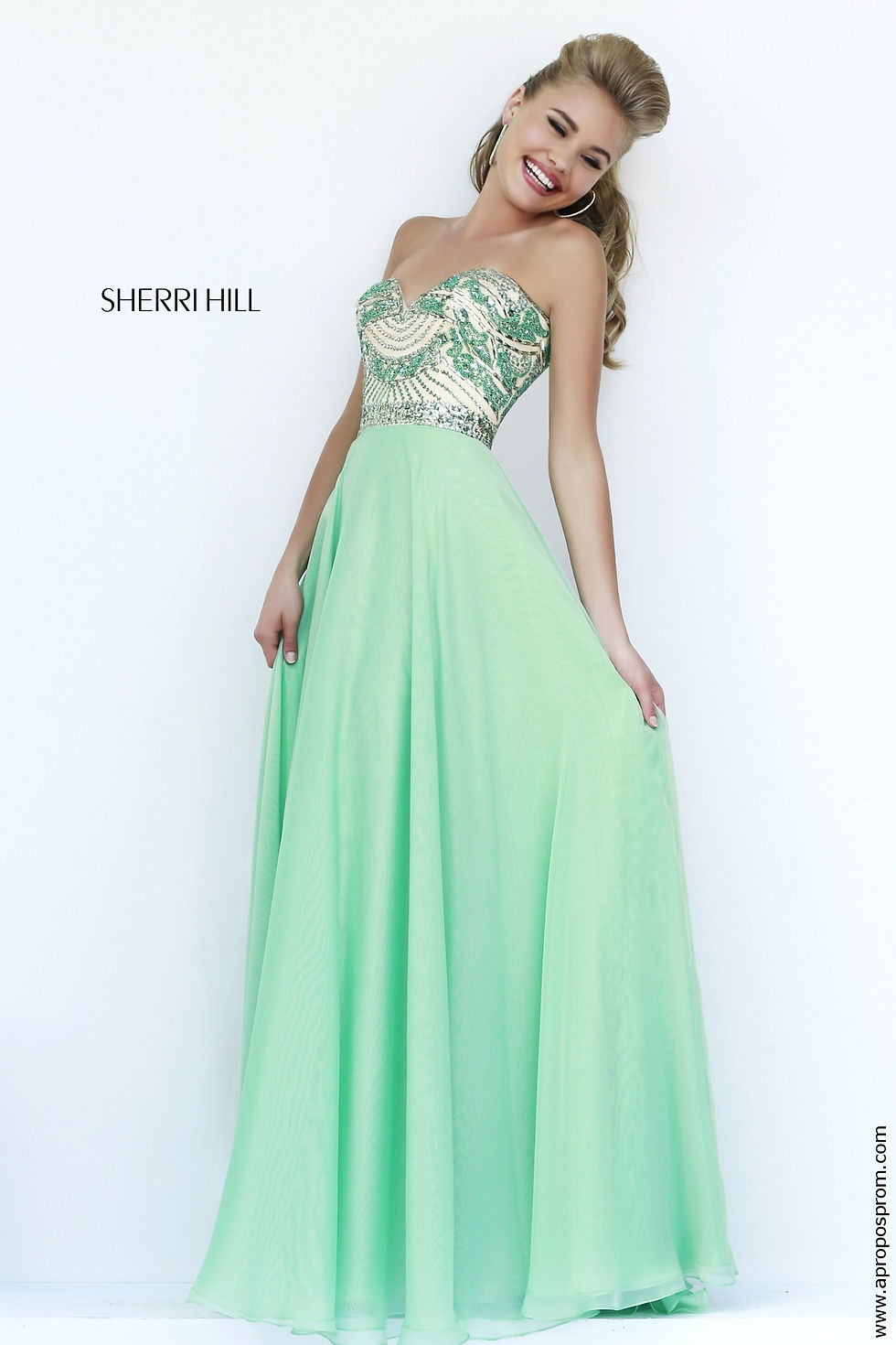 Thumbnail: Sherri Hill 1942