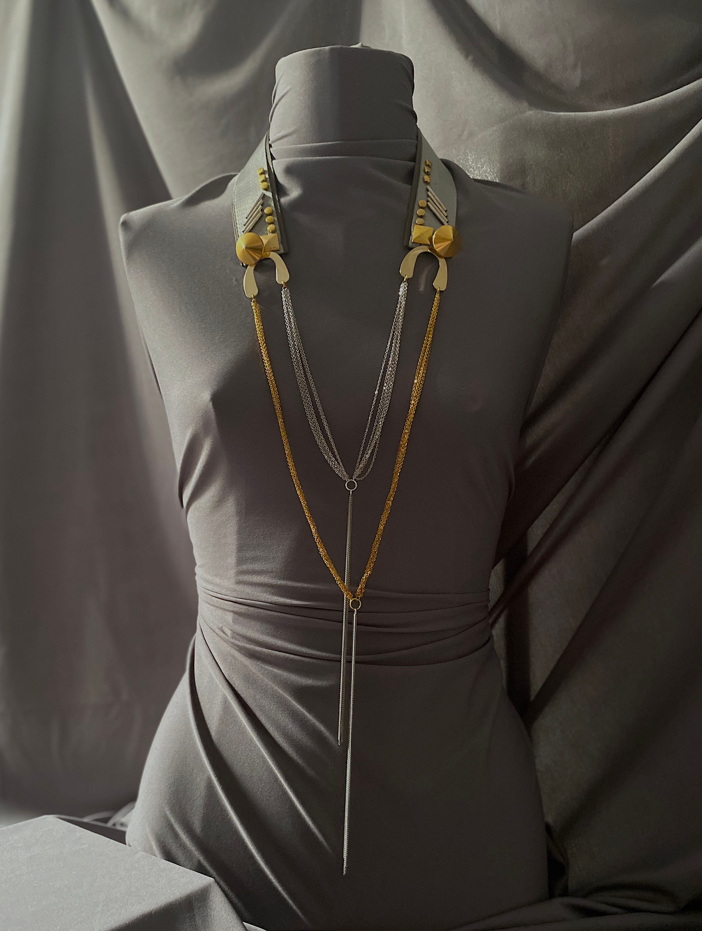 Y Gatsby Necklace - Grey / Gold