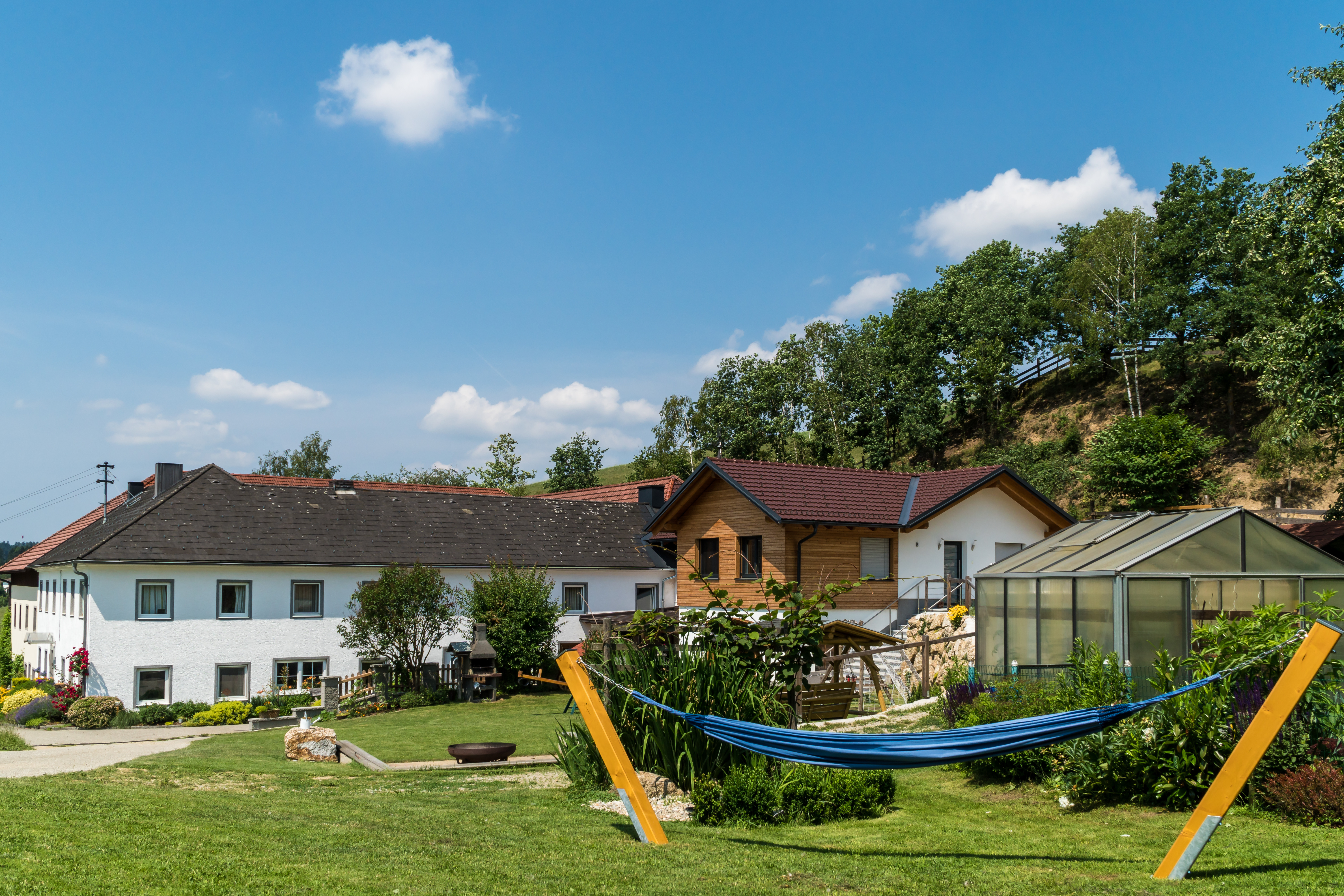 Garten und Spielplatz