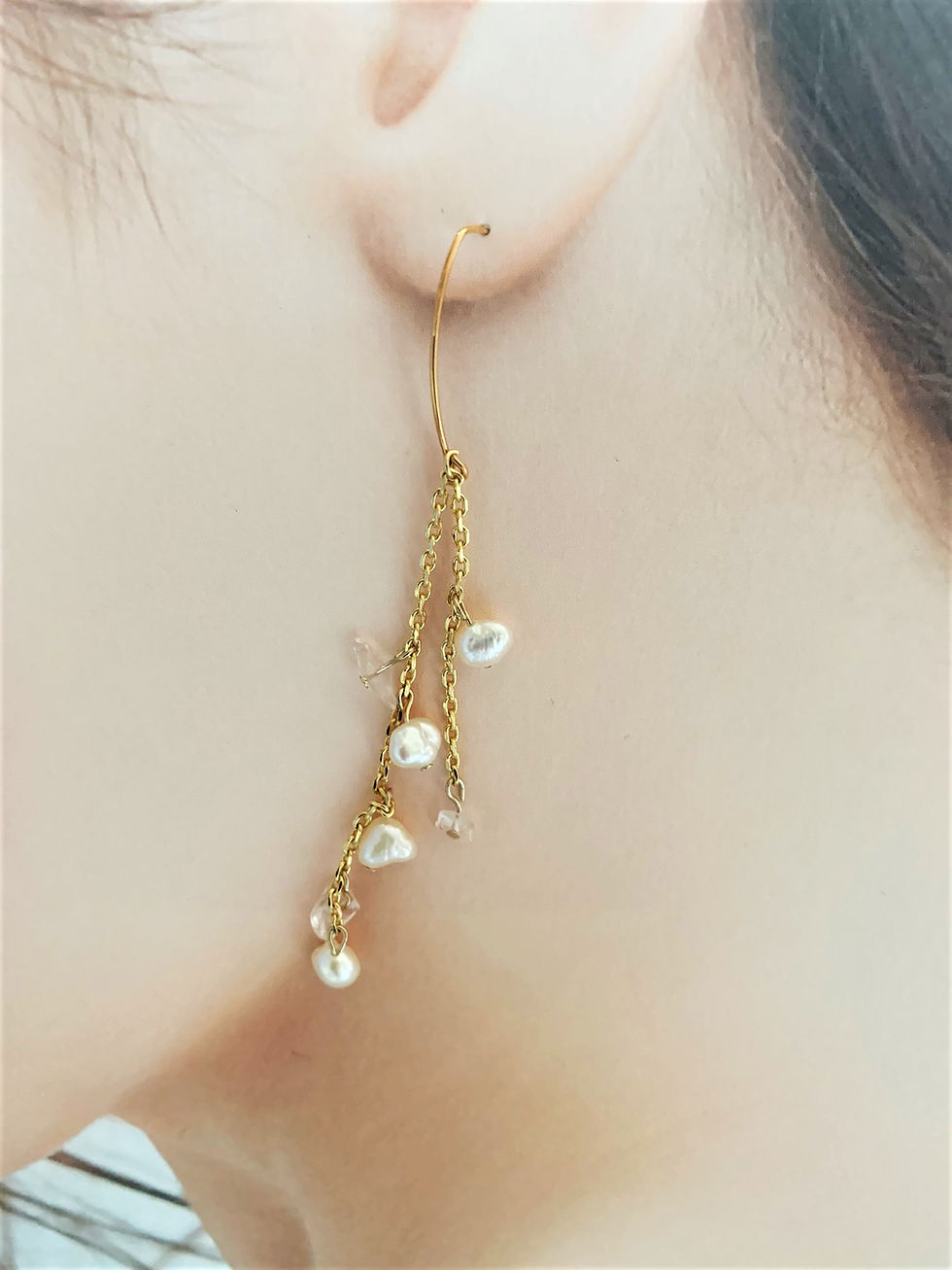 サムネイル： 淡水パールの揺れるピアス　水晶