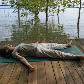 tư thế xác chết Yoga