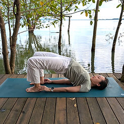 tư thế cây cầu