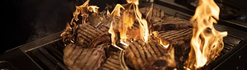 Fleisch auf Feuer