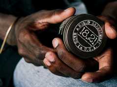 18.21 Man Made es Grooming masculino con carácter.