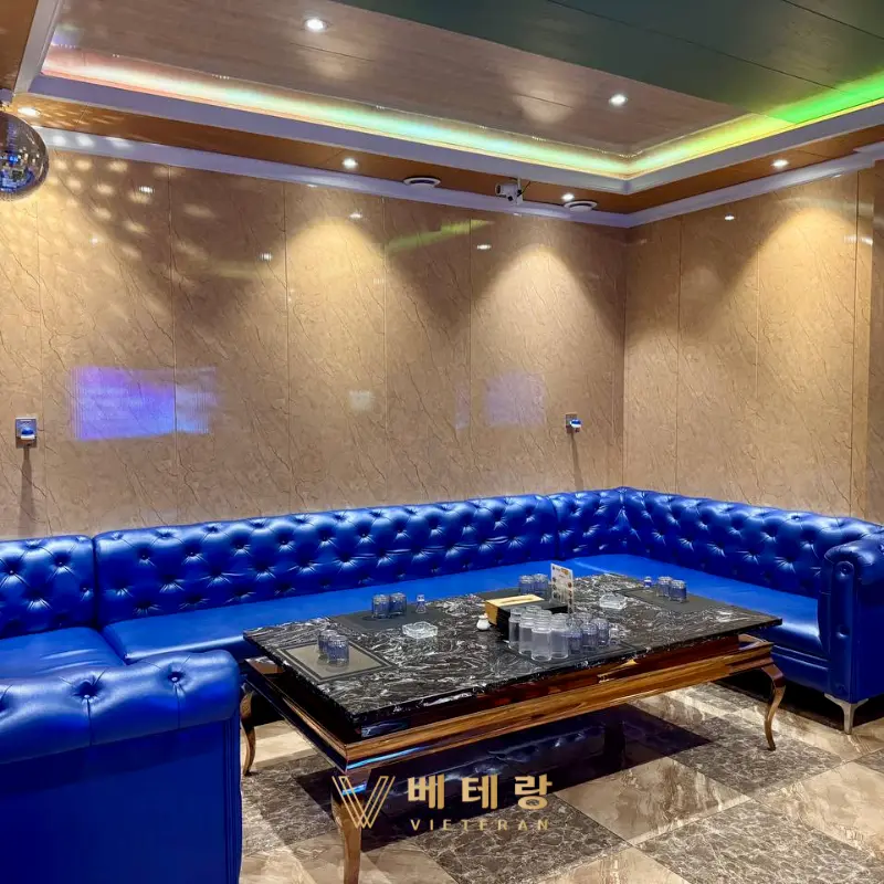 다낭 아우디 가라오케 룸 내부