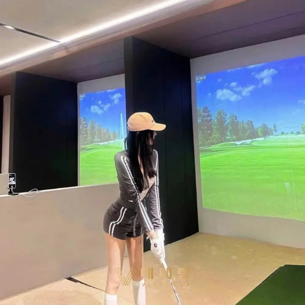 다낭 탑 스크린 골프 바 캐디