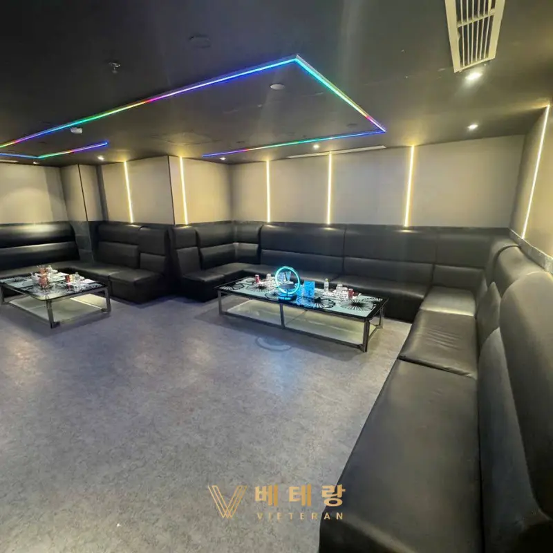 다낭 에덴 가라오케 룸 내부