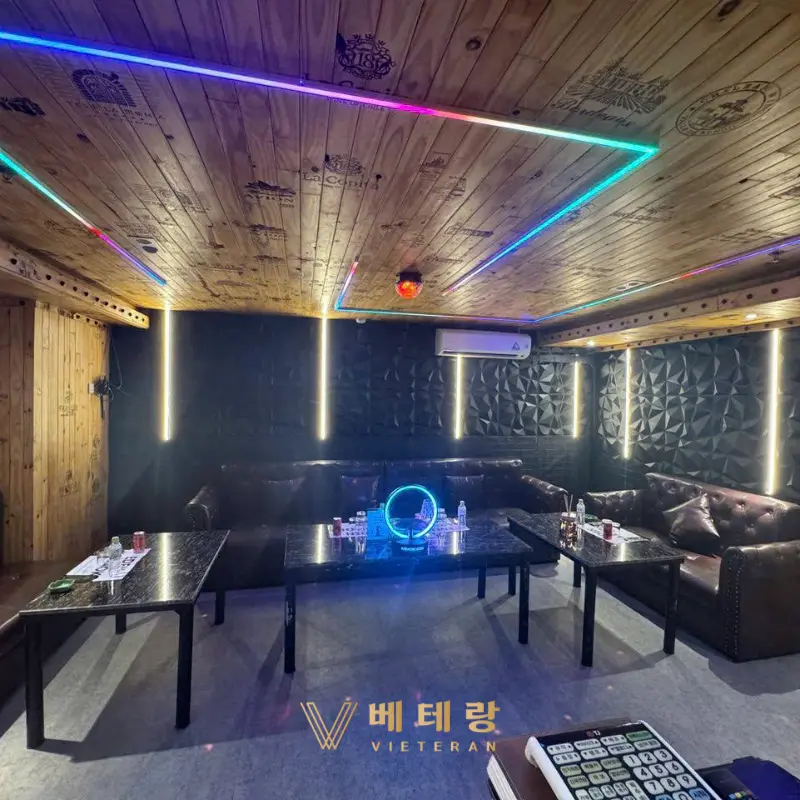 다낭 에덴 가라오케 내부 룸
