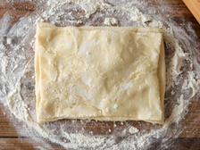 Pâte feuilletée maison à 5 tours avec feuilletage traditionnel bien développé