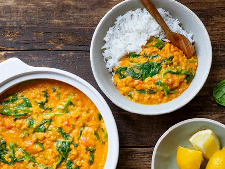 Dahl de lentilles corail aux épinards