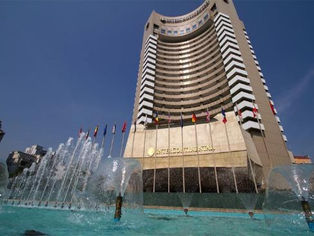 Hotelul Intercontinental îşi schimbă numele. Acesta devine Grand Hotel Bucharest.