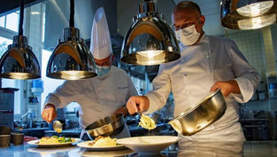 Peste 73.200 de firme din sectorul HoReCa ar putea să beneficieze de ajutoare de stat