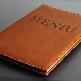 LEGISLATIE PENTRU PROPRIETARII DE RESTAURANTE: CE TREBUIE SĂ CONȚINĂ MENIURILE DIN RESTAURANTE?