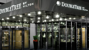 Un nou hotel Double Tree by Hilton de 150 de camere va fi deschis la Braşov în 2023.