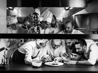 Chef Cezar Predescu a lansat un nou restaurant pe scena gastronomică a Bucureştiului.