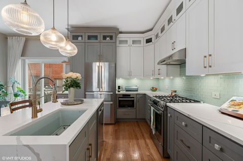 Hotels-Models14015 2_edit_new 2.jpg