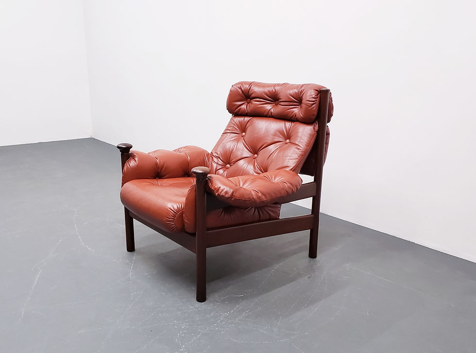 Thumbnail: Guy Rogers Santa Fe Teak Lounge Armchair in Leather