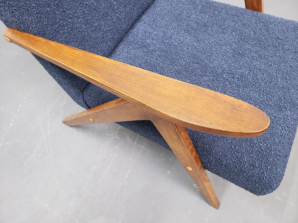 Thumbnail: Mid Century Easy Chair Model B - 310 Var in Blue Boucle