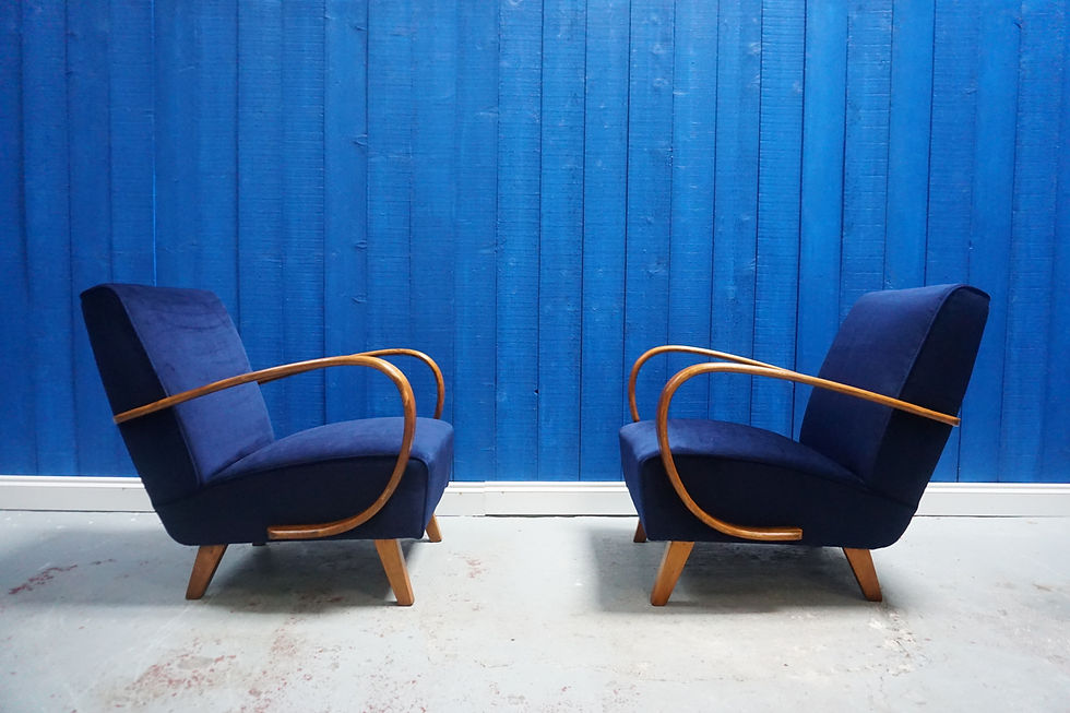 Thumbnail: Jindrich Halabala Bentwood Armchairs in Navy Blue Velvet, Thonet 1930, Set of 2