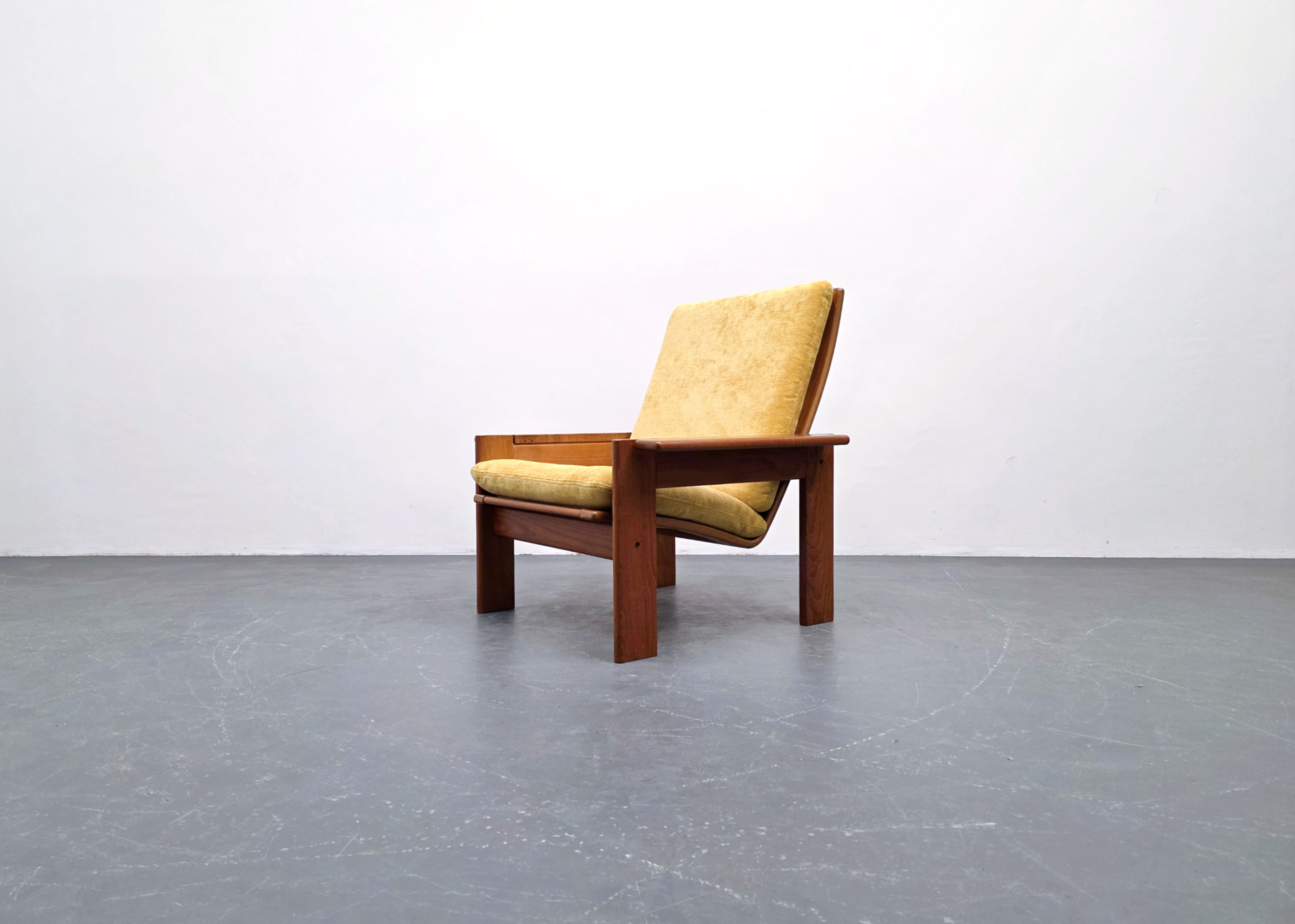 Komfort Armchair in Yellow Velvet – Denmark, 1970s