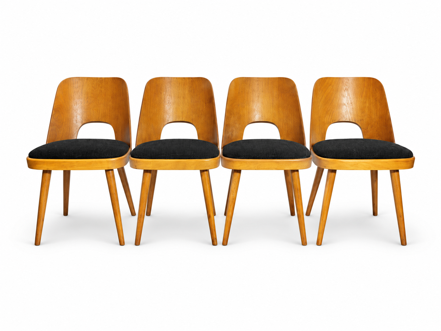 Oswald Haerdtl Dining Chairs, 1950s – Set of 4 in Black Boucle