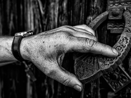 When Borders Closed Quietly: How Mobility Contracts Before Collapse