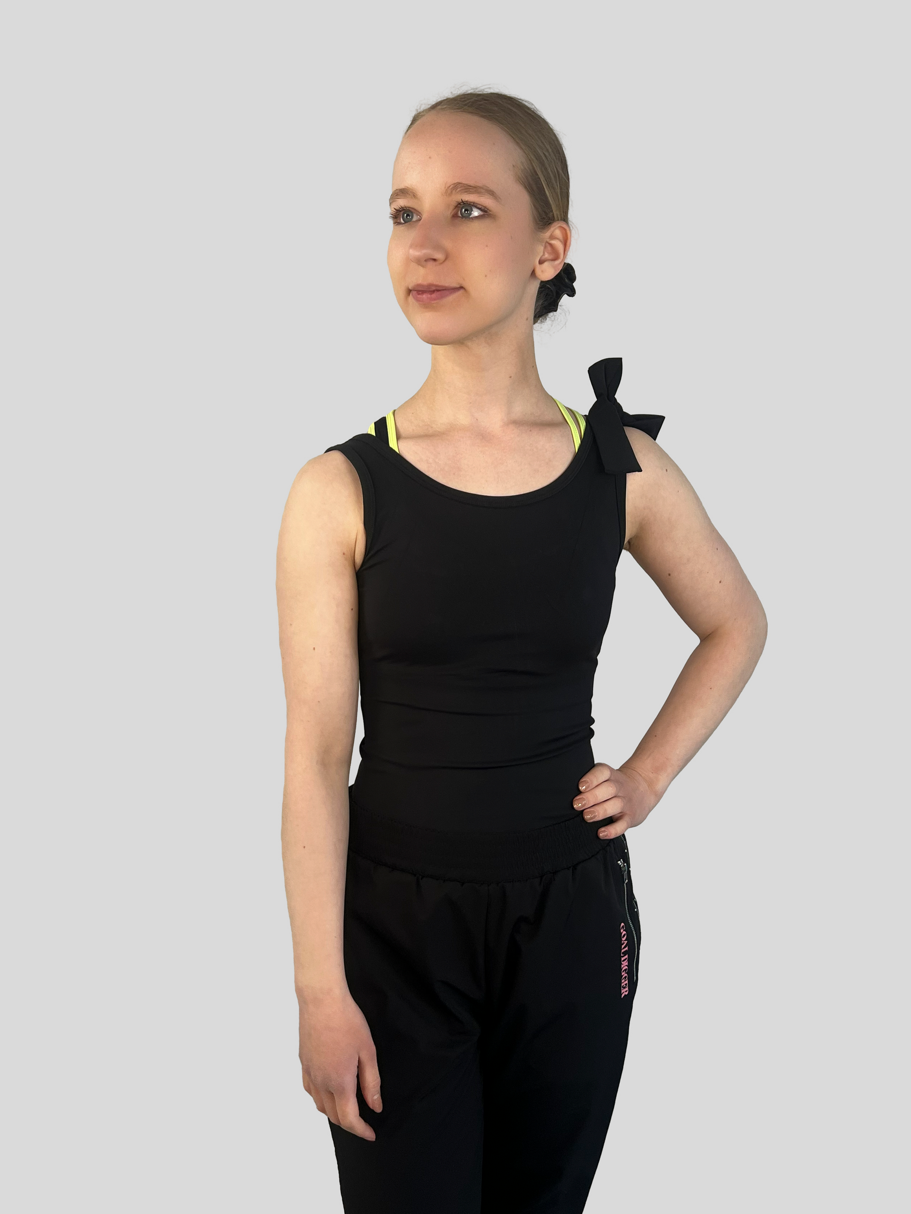SLEEVELESS SPORTS TOP BOW