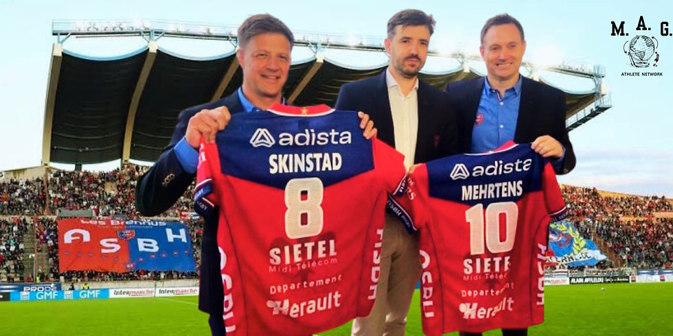 Bob Skinstad & Andrew Mehrtens holding their jerseys
