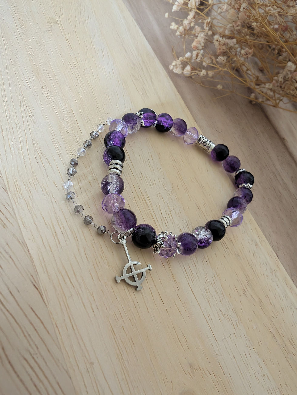 Miniature : Bracelet violet - Grucifix et chaîne