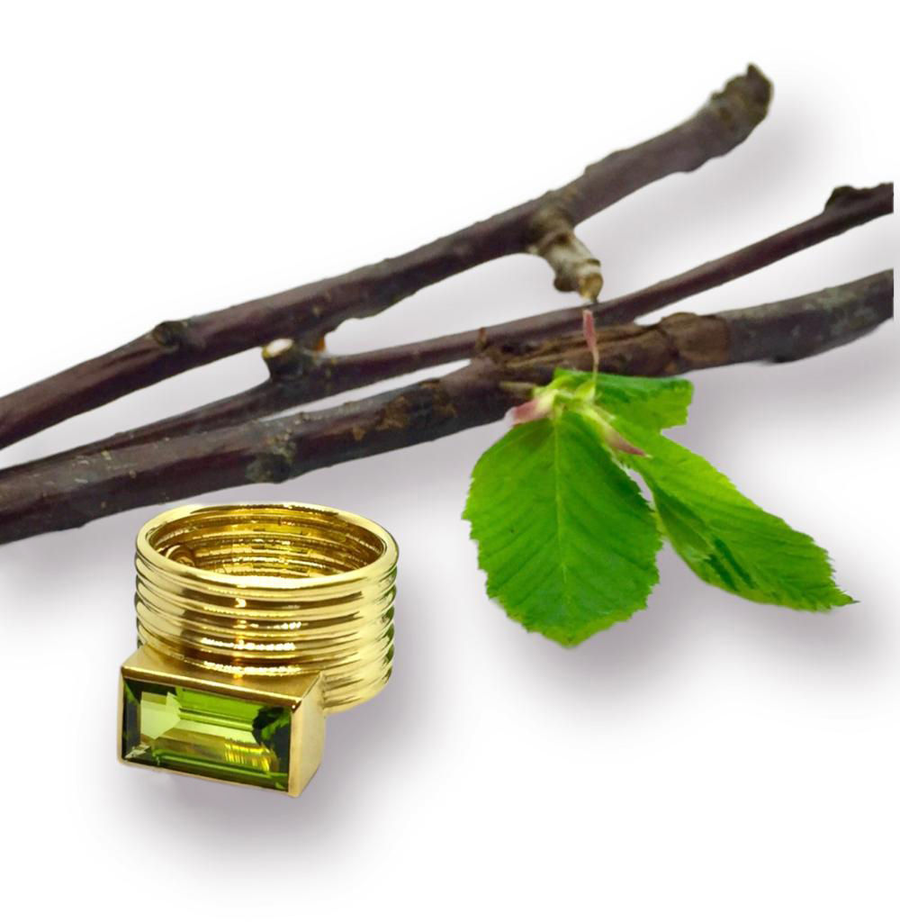 Ring in 750er Gelbgold mit Peridot, RW 54