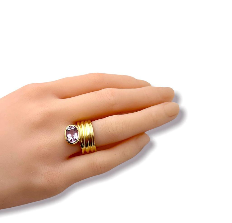 Miniaturbild: Unikat Ring in 750er Gelbgold mit Kunzit/ facettiert 