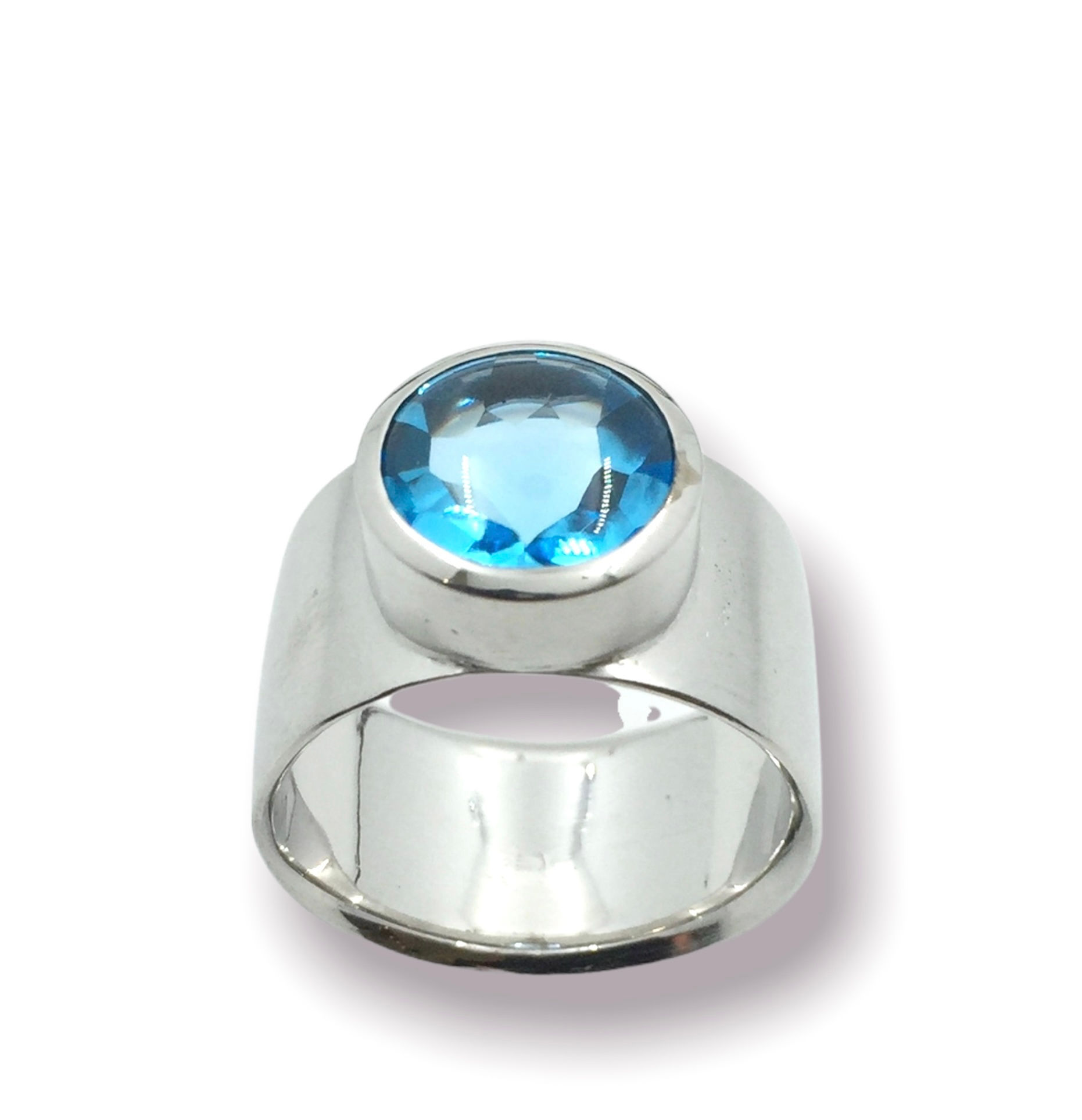 Ring mit Blautopas/ facettiert in 925er Silber/ rhodiniert, RW 55,5