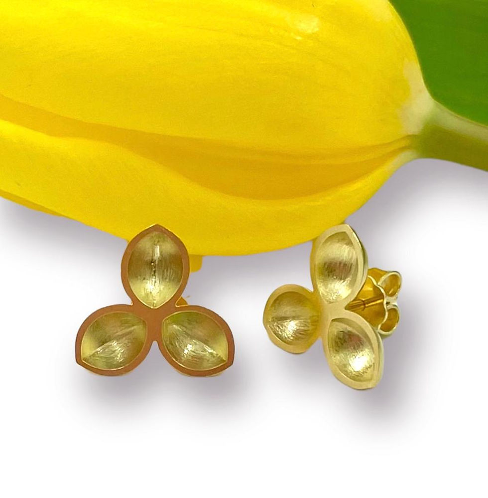 Unikat Ohrstecker in 750er Gelbgold Modell "Dreipass"