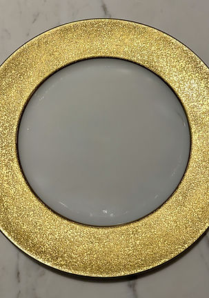 gold charger.jpg
