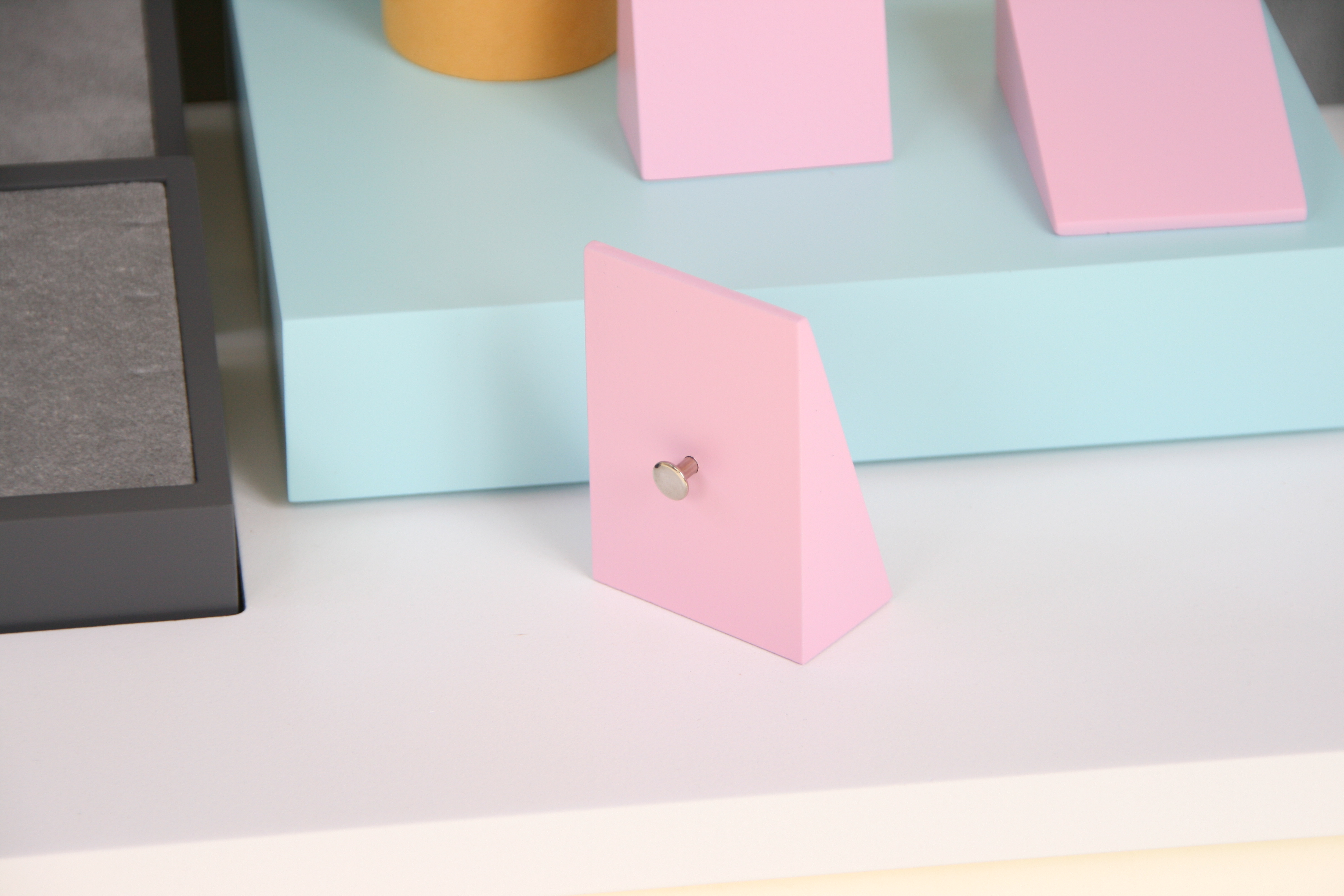 Custom Display Set Close Up
