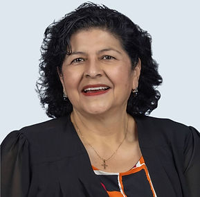 Una foto de la Directora de Cumplimiento e Información de Salud Alejandra Gomez