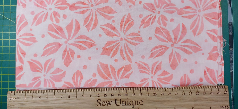 Thumbnail: Anthology Batik Fabric FQ Bundle Coral & Pink