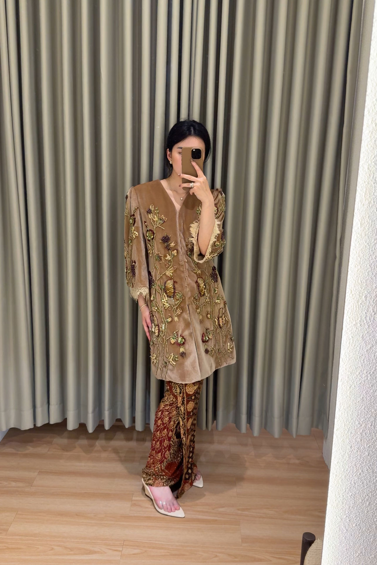 IV02 - Ivory Rainleaves Overdew Kebaya Set