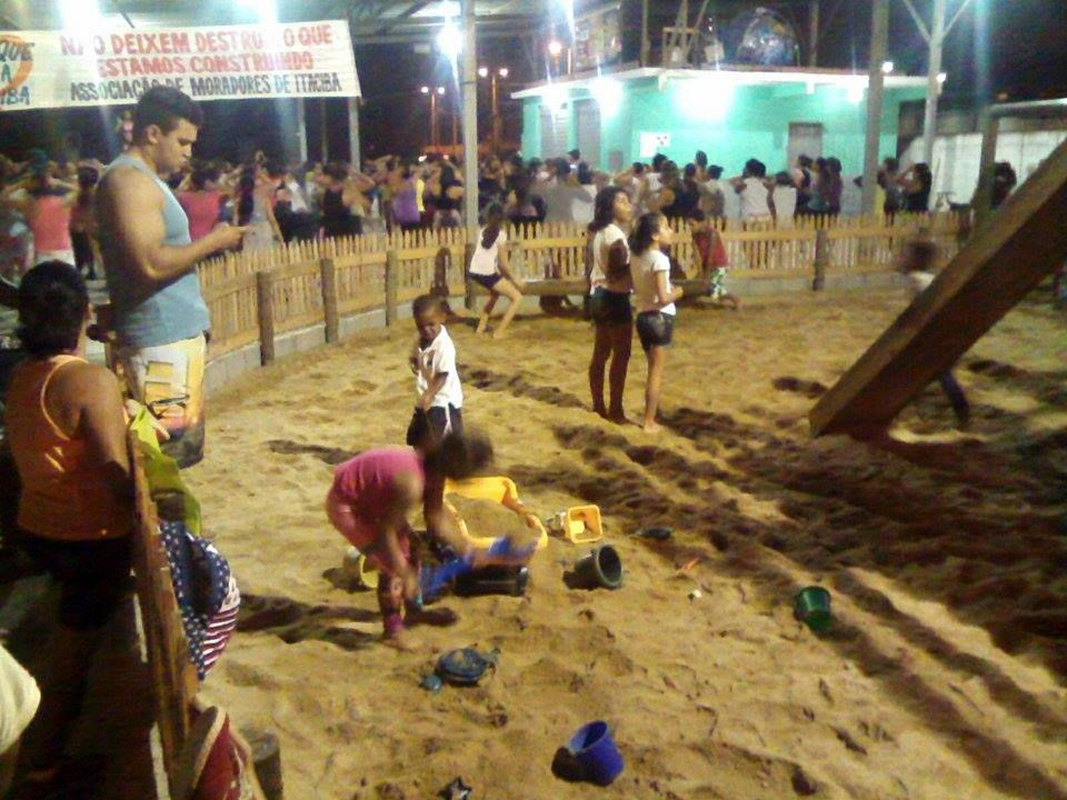 Crianças_Parquinho