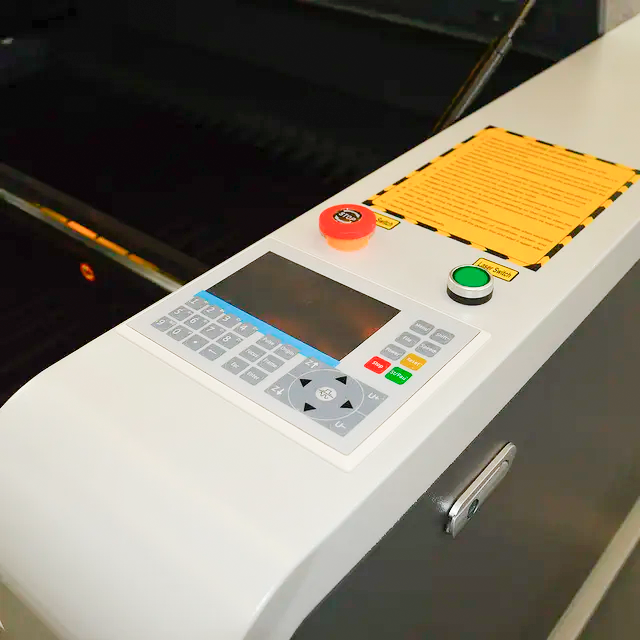 Miniatura: maquina laser