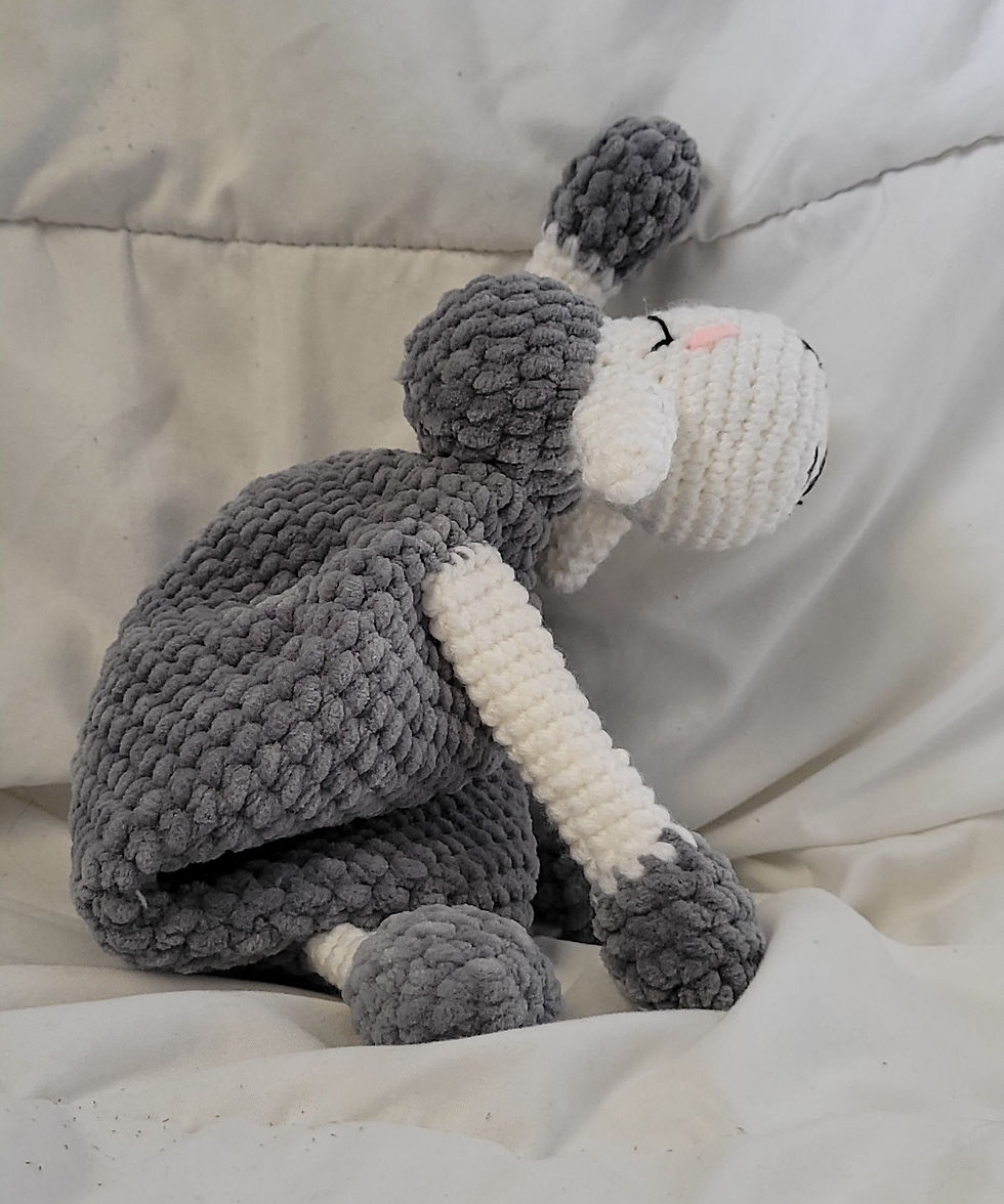 Mouton en crochet gris - peluche artisanale faite lain - Zazou Créations