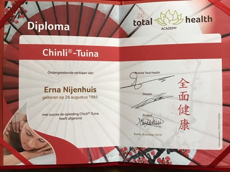 Yess!! Mijn felbegeerde Chinli Tuina therapeuten diploma!
