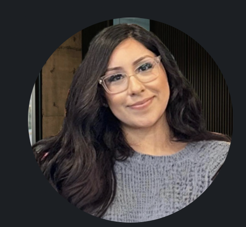 SilviaColungaHeadshot.png