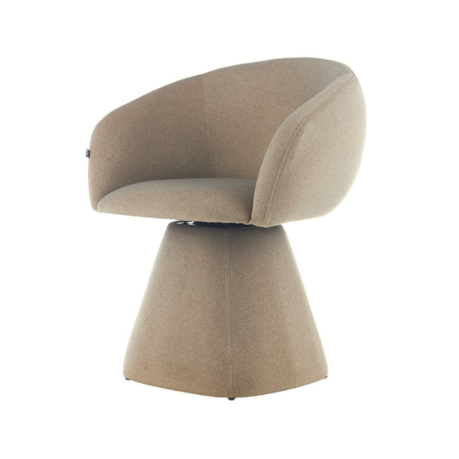 Miniatura: Elegant Doha Swivel Armchair with Premium Fabric and Tapered Base