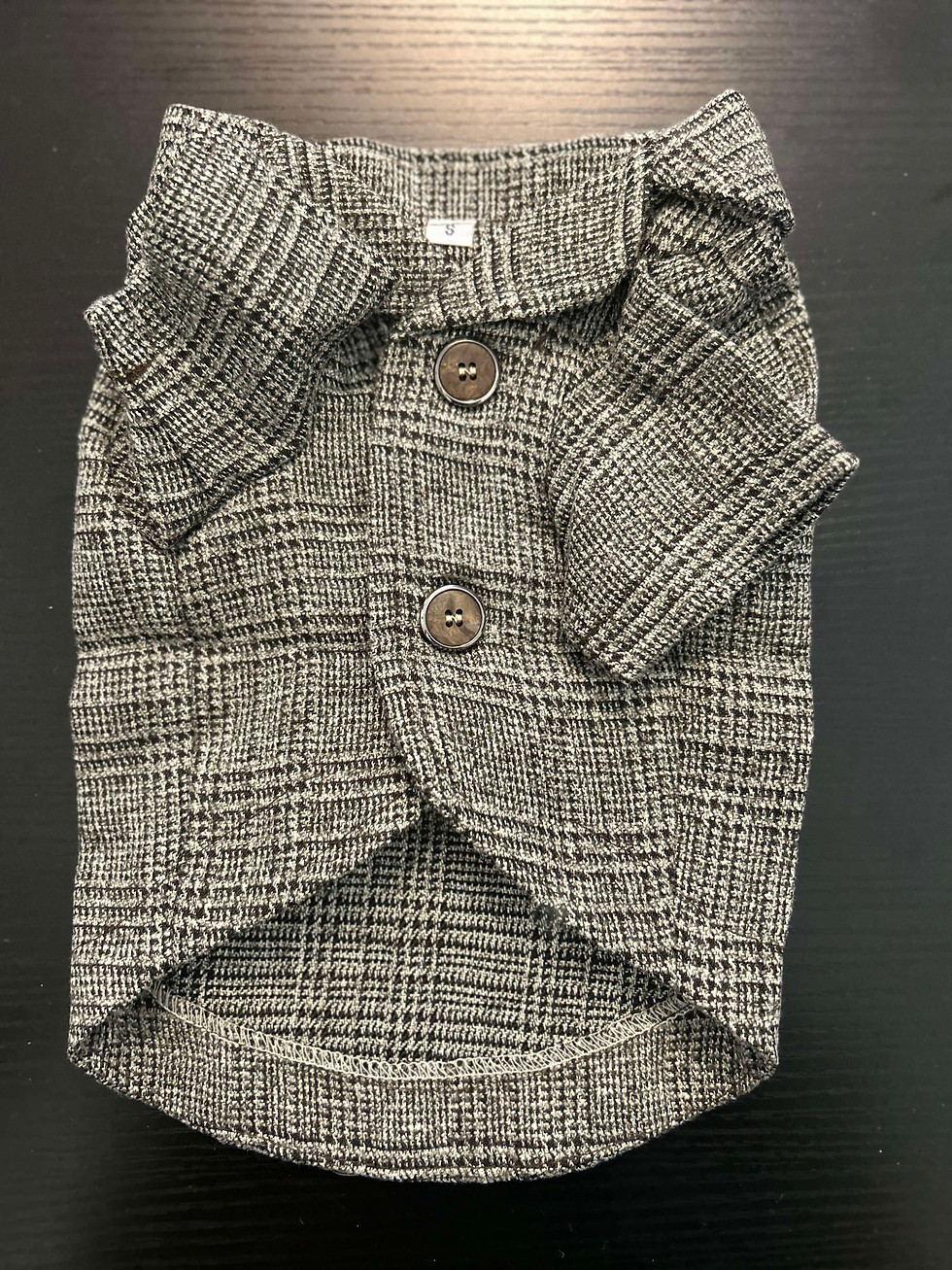 Dapper Houndstooth Dog Jacket – Sophisticated Style for Your Pup!