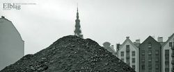 MIĘDZY GRUZEM A HISTORIĄ