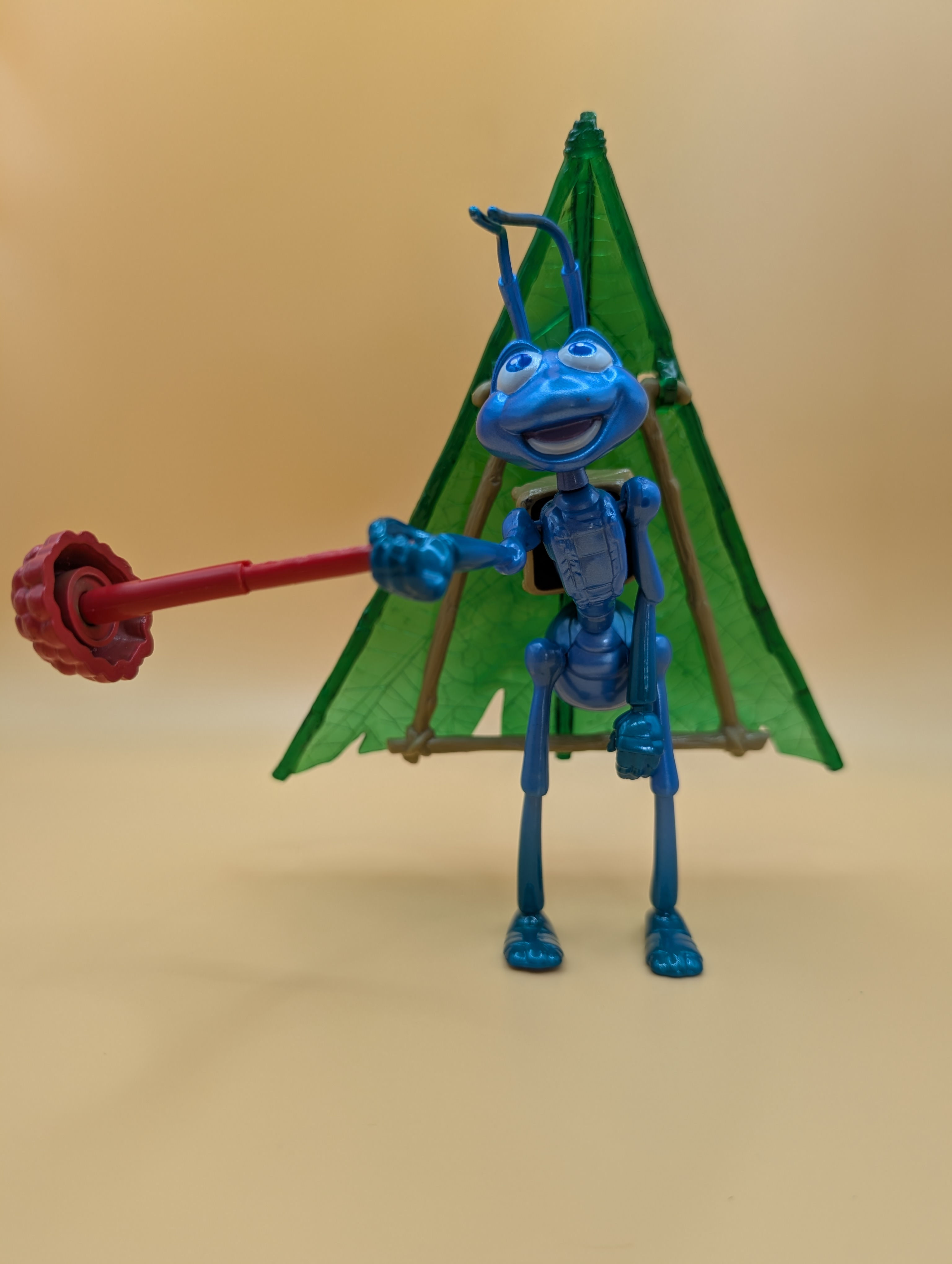 Disney Pixar A Bug's Life 'Flik' Action Figure with Leaf Shelter & Accessories